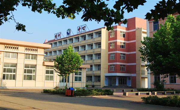 山东龙口矿业集团高级技工学校的医护专业能考执业药师资格证吗？